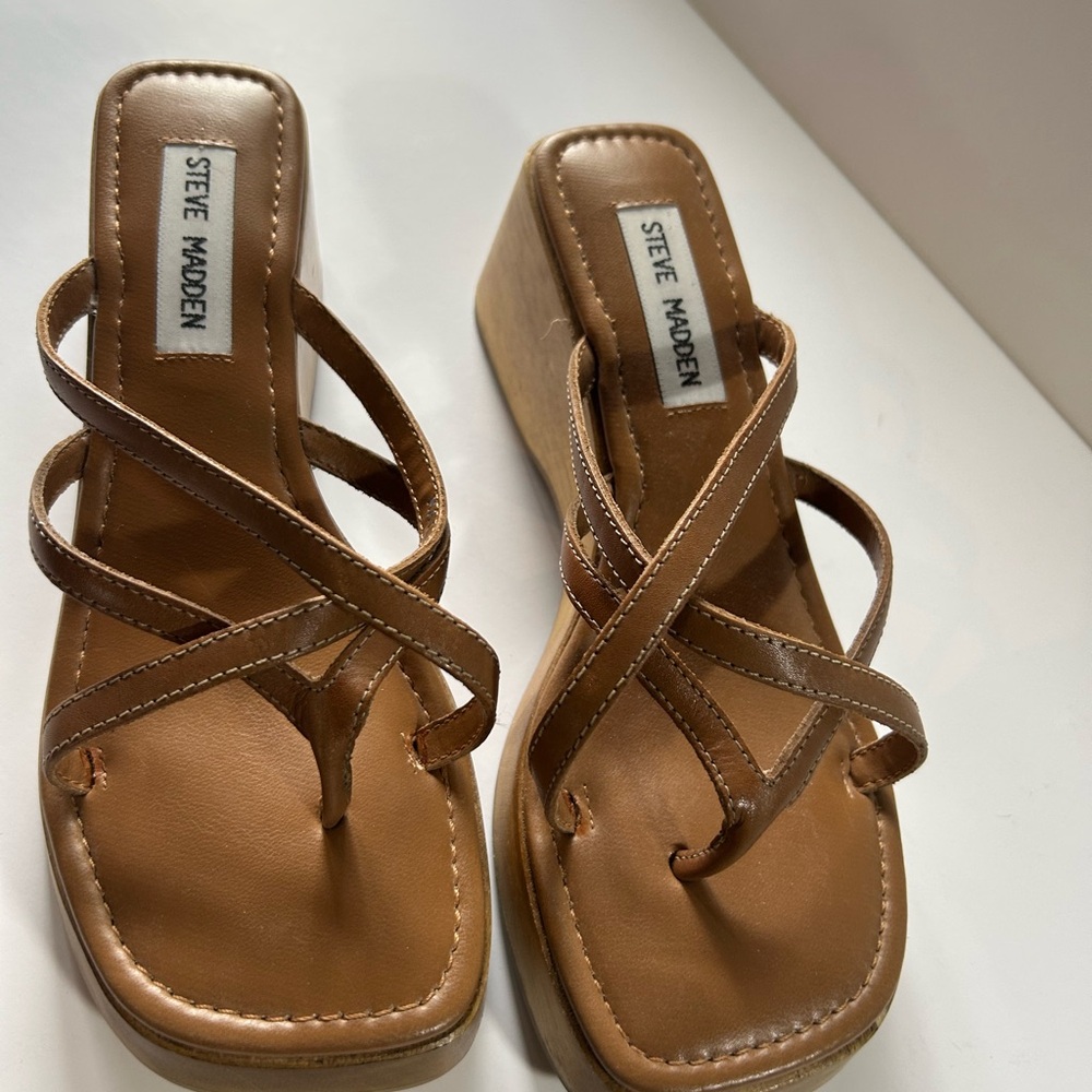 Steve Madden Tan Wedge Sandals Elegant Design